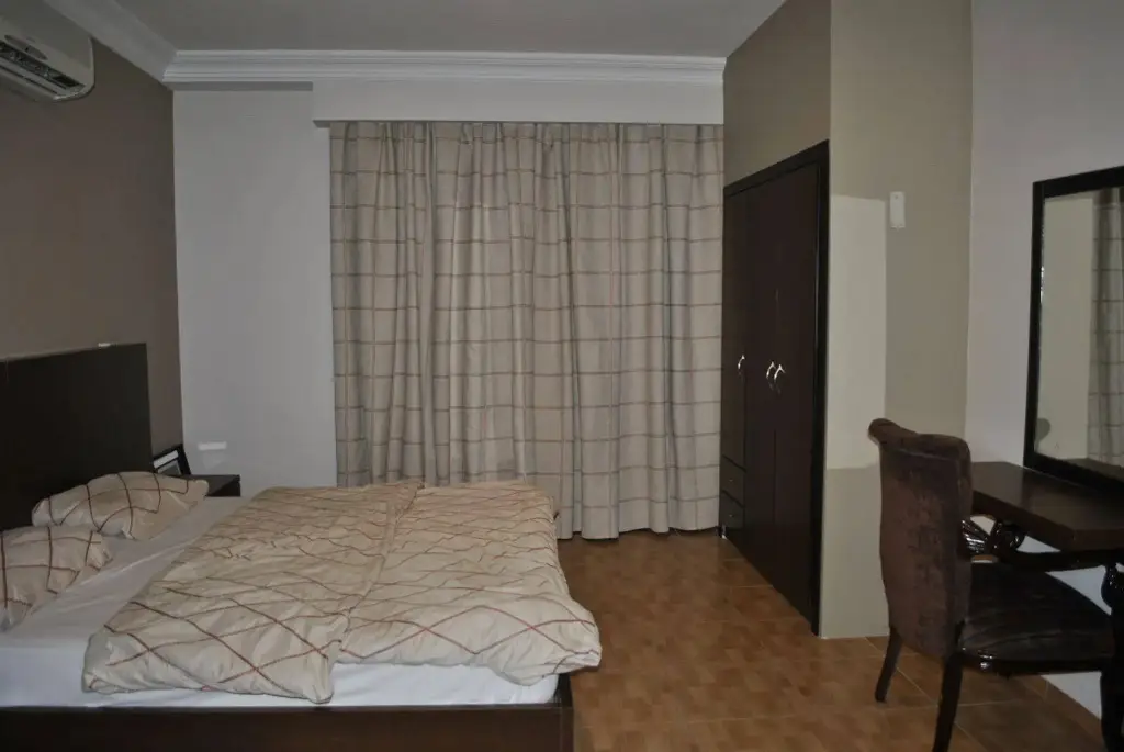 Al Ballouti Hotel Suites — фото 1