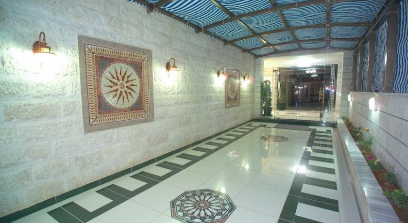 Abu Quboh Hotel Suites — фото 1