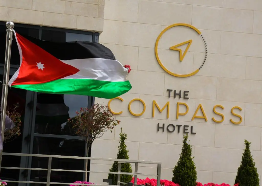The Compass Hotel — фото 1