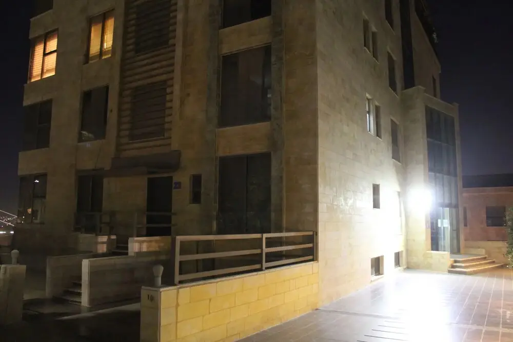 Elegant Modern & Style Hillview Balcony — фото 1