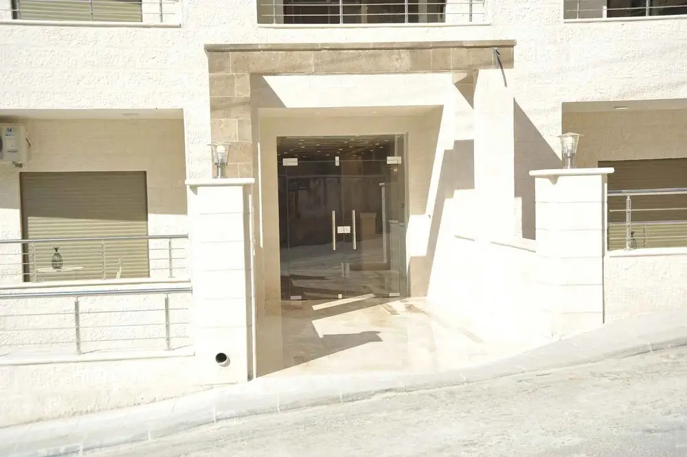 Amazing one Bedroom Apartment in Amman, Elwebdah 4 — фото 1