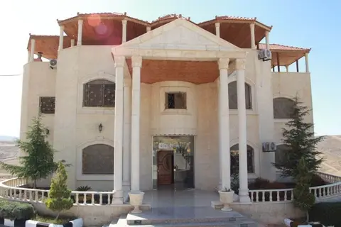Deluxe Villa Guest House — фото 1