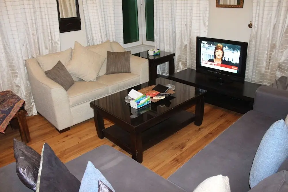 Beautiful 2 BR Apt Quiet & Private — фото 1