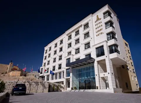 Petra Moon Luxury Hotel — фото 1