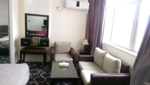 Raj'een Hotel Apartments — фото 1