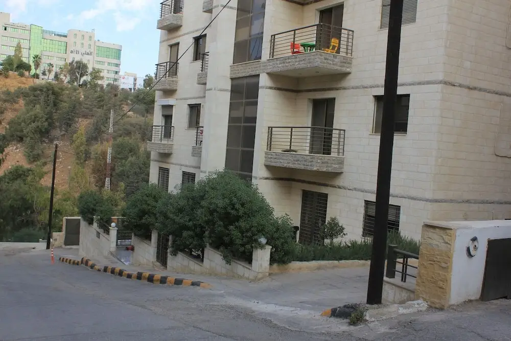 Secured Compound Hill-View Terrace — фото 1