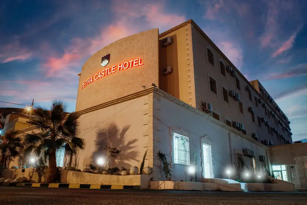 Petra castle Hotel — фото 1