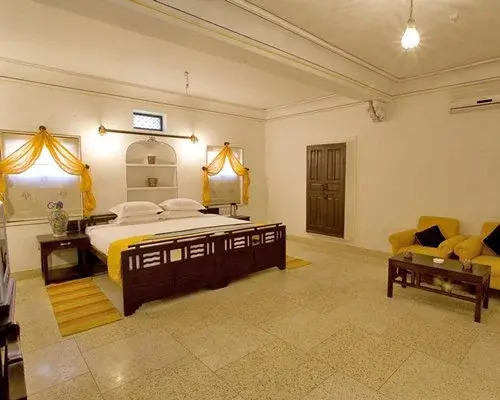 Джайпур: Hotel Karma Haveli