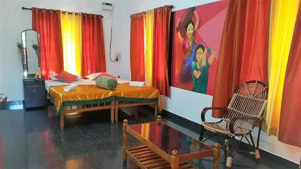 Варкала: Holistic Inn
