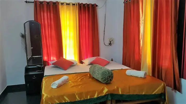 Варкала: Holistic Inn