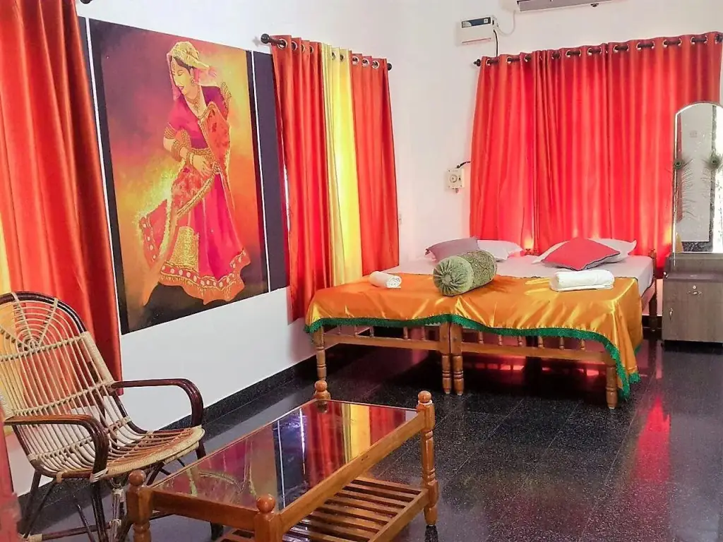 Варкала: Holistic Inn