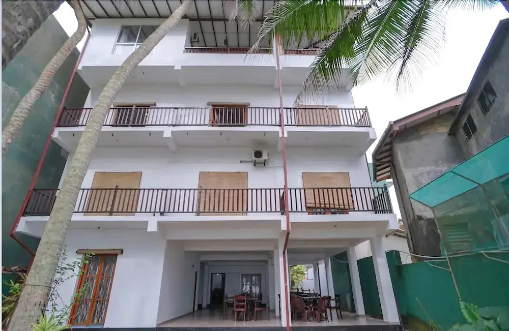 Хиккадува: Makara House