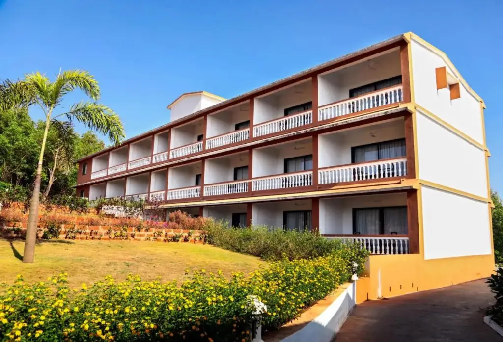 Ратнагири: Blue Ocean The Fern Resort & Spa Ganpatipule, Series by Marriott