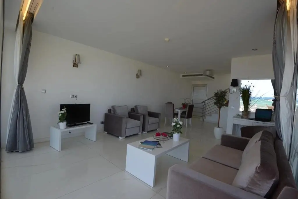 Айя-Напа: Dome Beach Marina Hotel & Resort