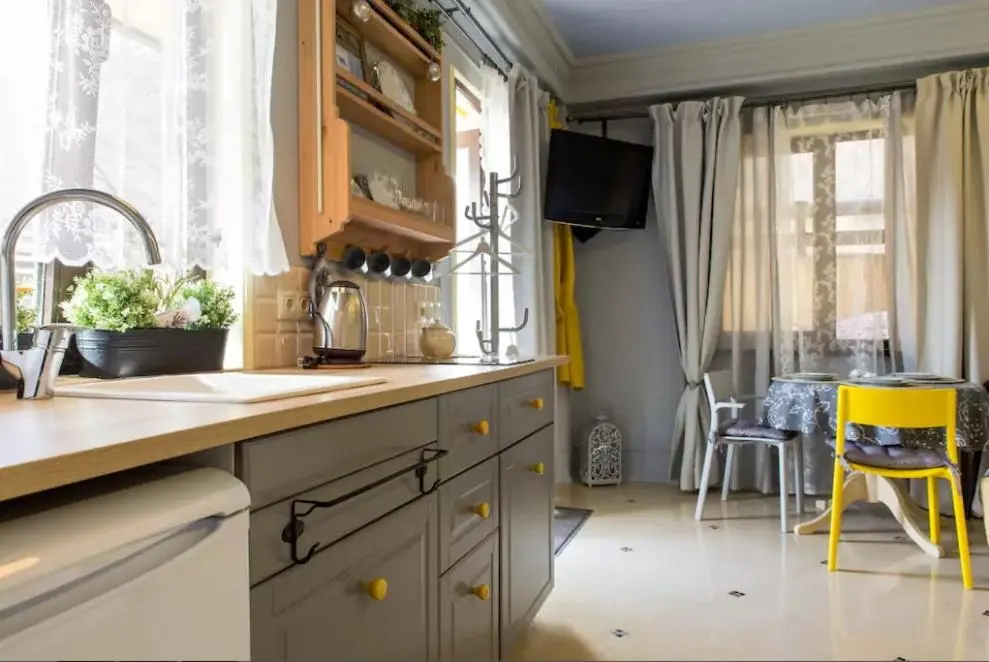 Эсто-Садок: Mountains and Flowers Apartment