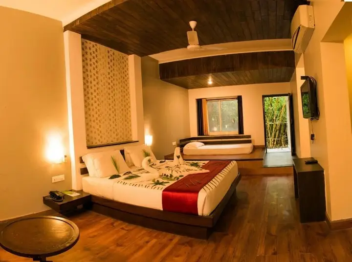 Наинитал: Abn Sarovar Portico Jim Corbett