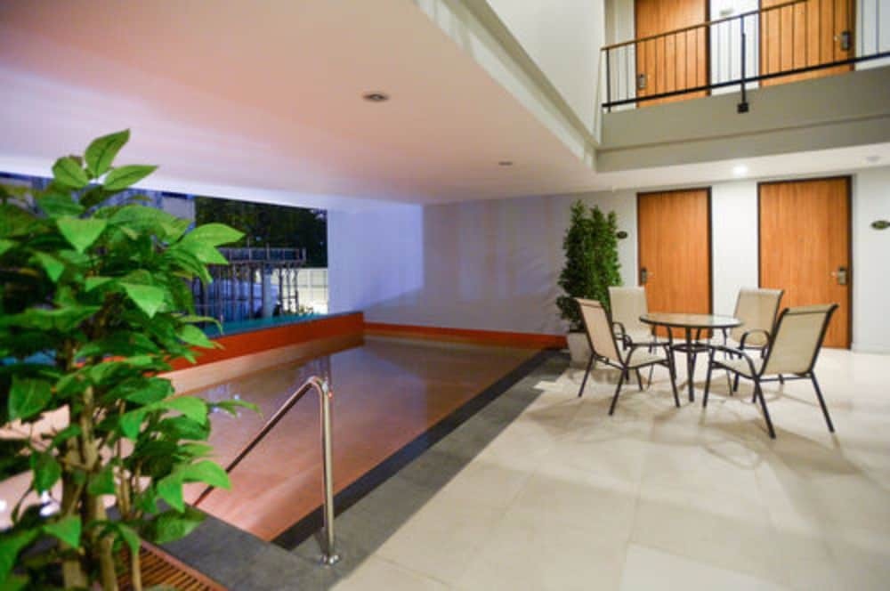 Бангкок: The Pad Silom Convent Serviced Apartment