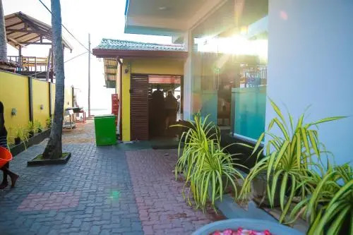 Хиккадува: Lion House Hikkaduwa
