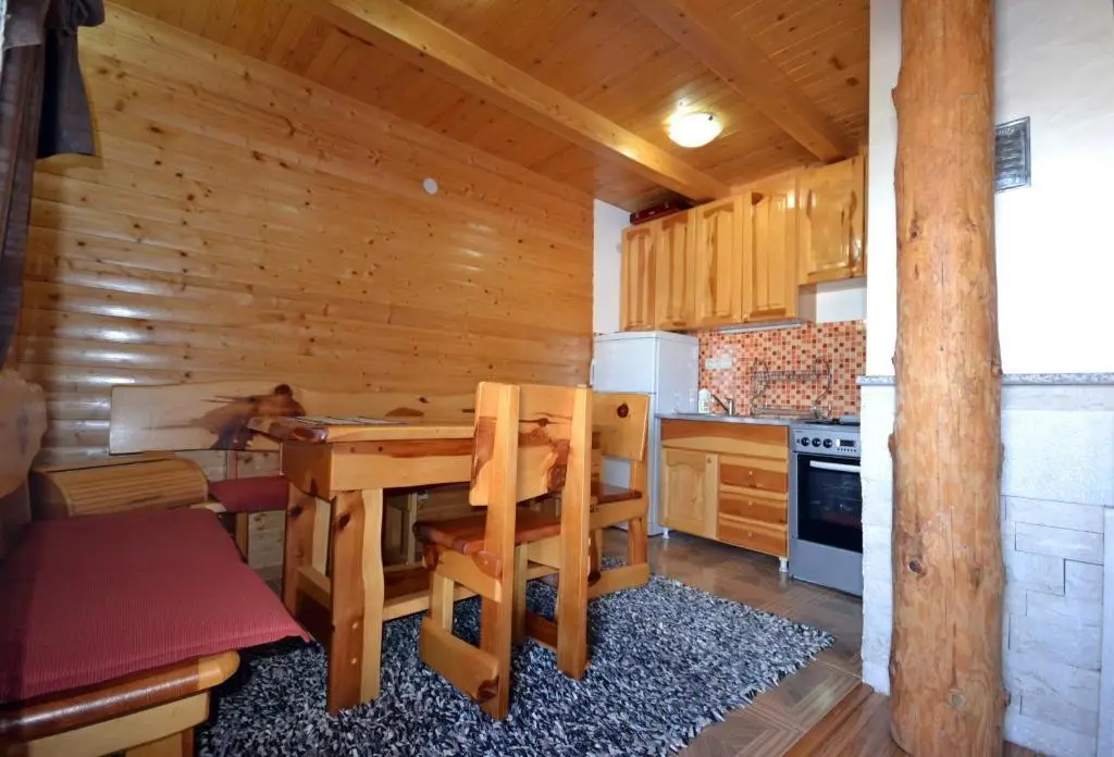 Каньон Tara: Holiday Homes Durmitorski Gaj