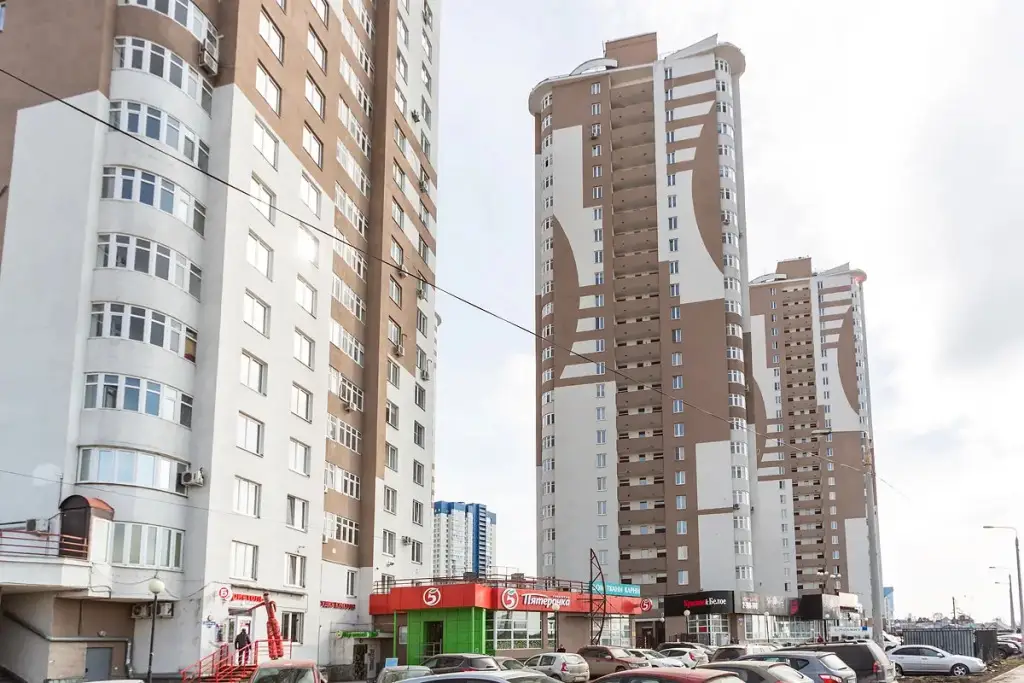 Пермь: Апартаменты Космонавтов 215