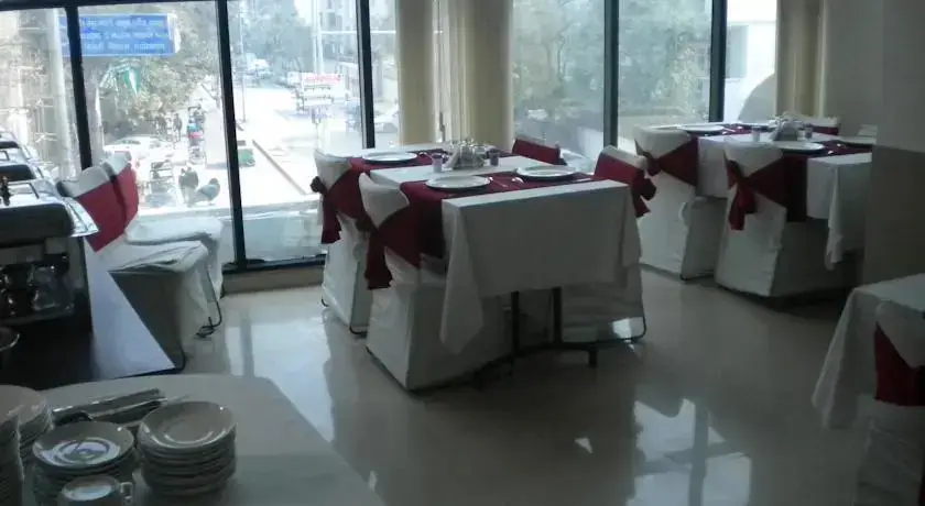 Нью-Дели: Star Woods Inn