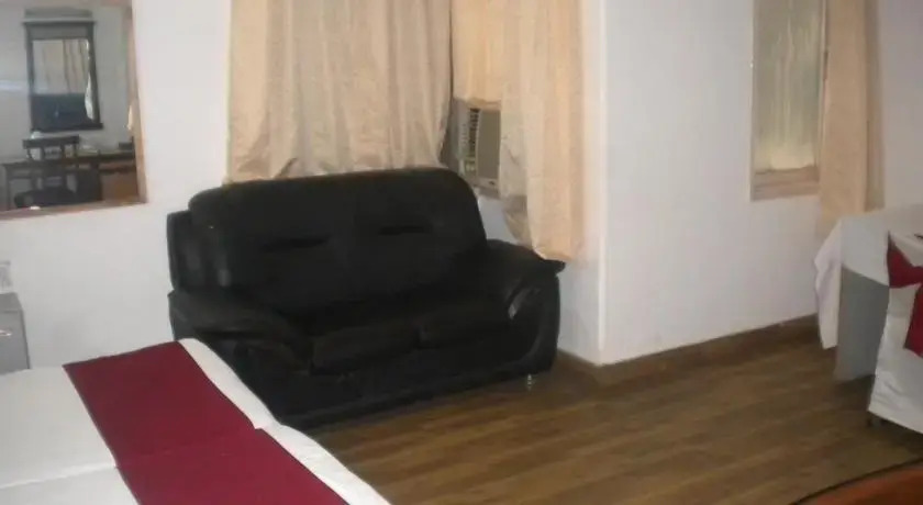 Нью-Дели: Star Woods Inn