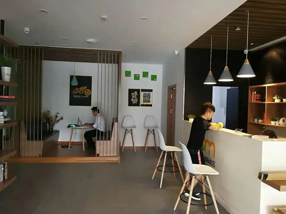 Шанхай: UMI Community Lujiazui Branch