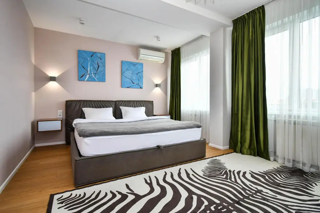 Красноярск: Krasroom на улице Робеспьера
