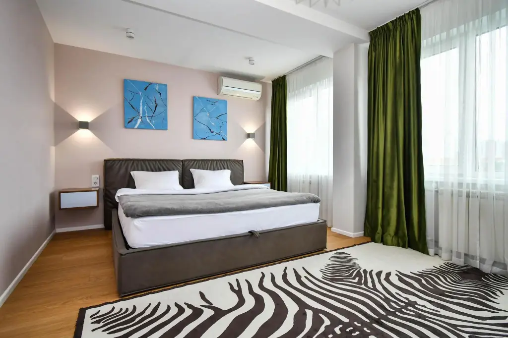 Красноярск: Krasroom на улице Робеспьера