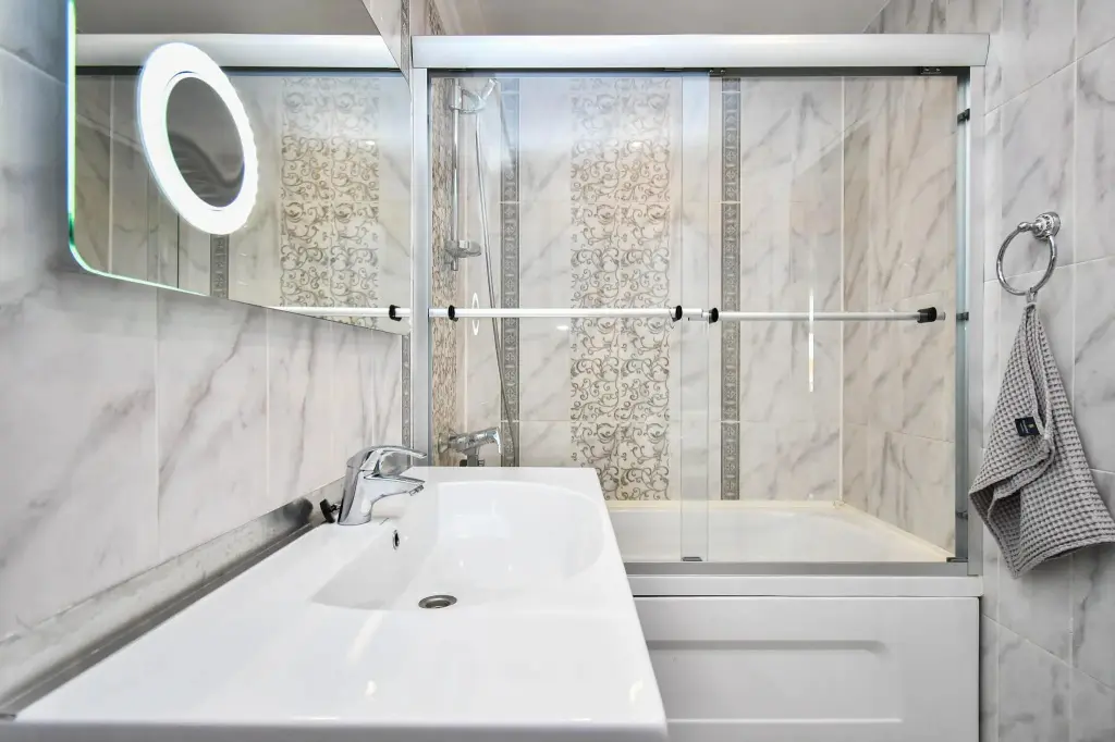 Красноярск: Krasroom на улице Робеспьера