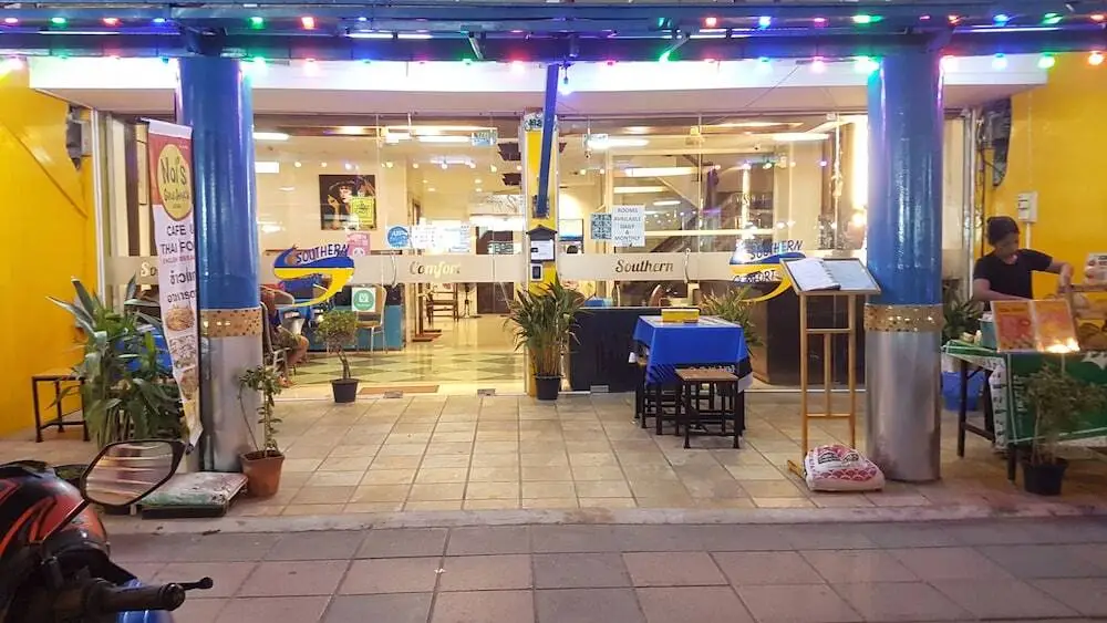 Пхукет: House of Wing Chun Theme Hotel and Restaurant