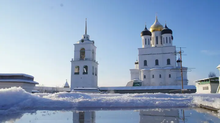 Псков: Апартаменты с видом на Кремль