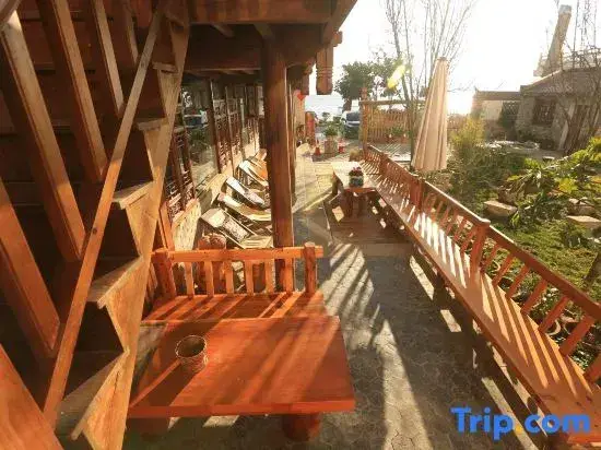 Дали: Rujia Inn