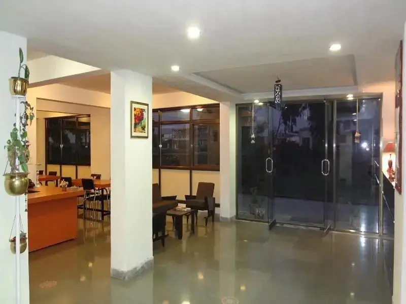 Удаипур: SNP House Airport Hotel & Restaurant