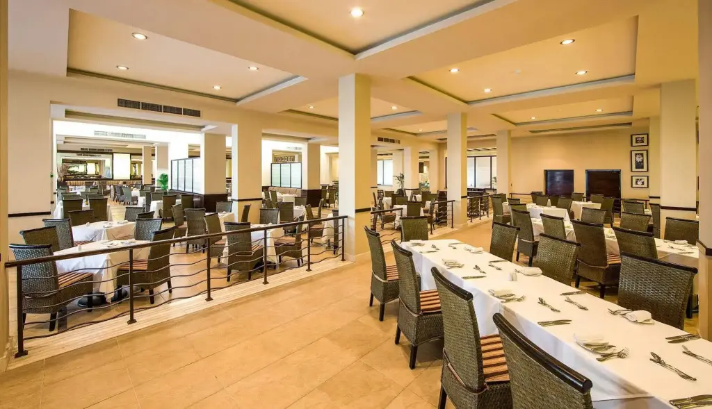 Алмаза Бэй: JAZ Almaza Beach Resort, Almaza Bay