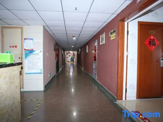 Чжэнчжоу: Meiting Business Hotel (Zhengzhou Meilin Riverside Qilihe Subway Station)