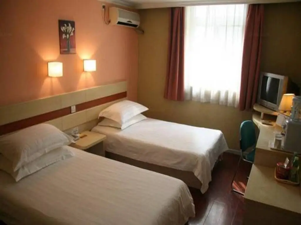 Пекин: Beijing Jianguomen Inn