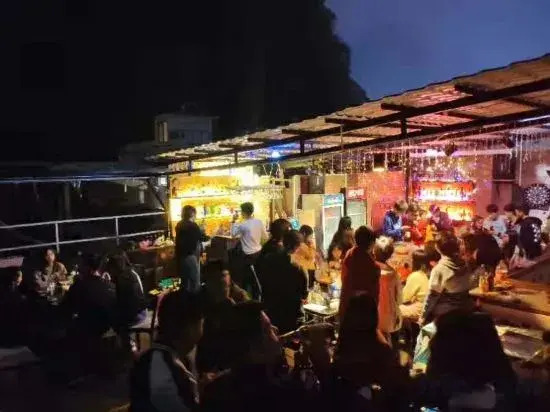Яншо: Yangshuo Showbiz Youth Hostel