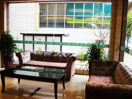 Changde Huating Chain Hotel — фото 1