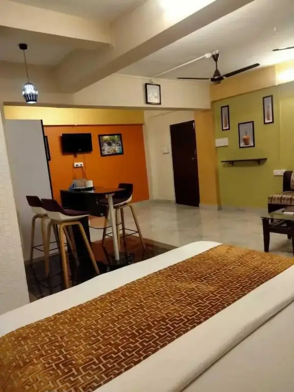 Нерал: Hotel Sarika