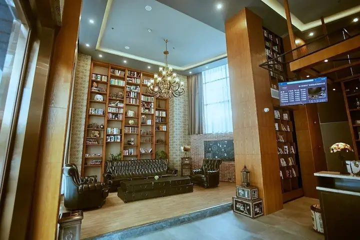 Гуанчжоу: Отель James Joyce Coffetel Hotel Guangzhou South Station Qifu Xincun