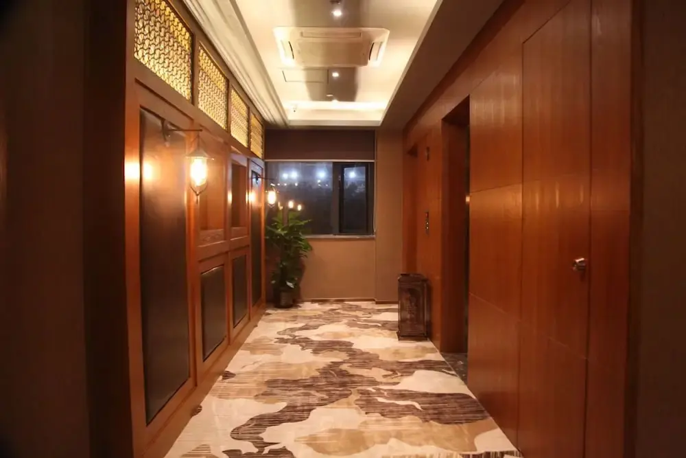 Гуанчжоу: Отель James Joyce Coffetel Hotel Guangzhou South Station Qifu Xincun