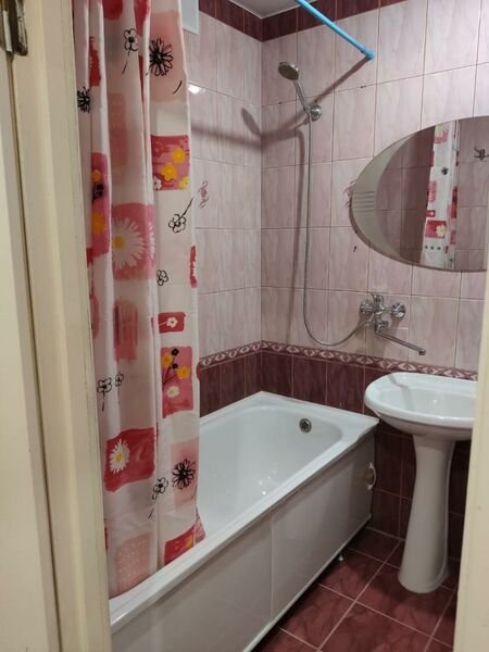 Усинск: Flat on str. Molodezhnaya bld. 5 Selena