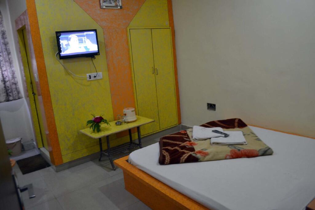 Пачмарай: Hotel Saket
