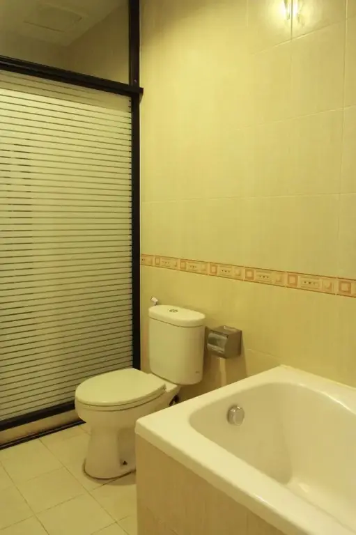 Джакарта: Belvena Hotel