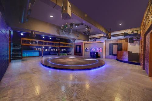Ахмедабад: 4 Night Starz Club & Spa