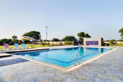 Ахмедабад: 4 Night Starz Club & Spa
