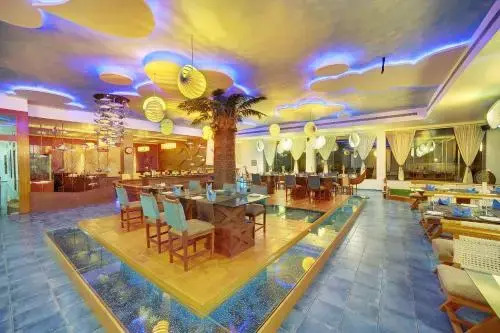 Ахмедабад: 4 Night Starz Club & Spa