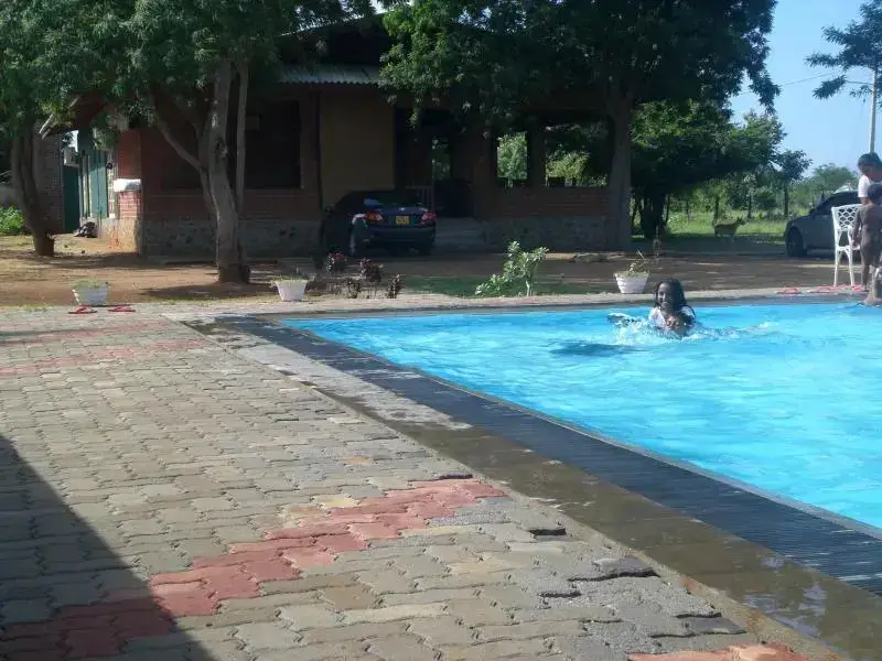 Катарагама: Guestupana Lake Resort
