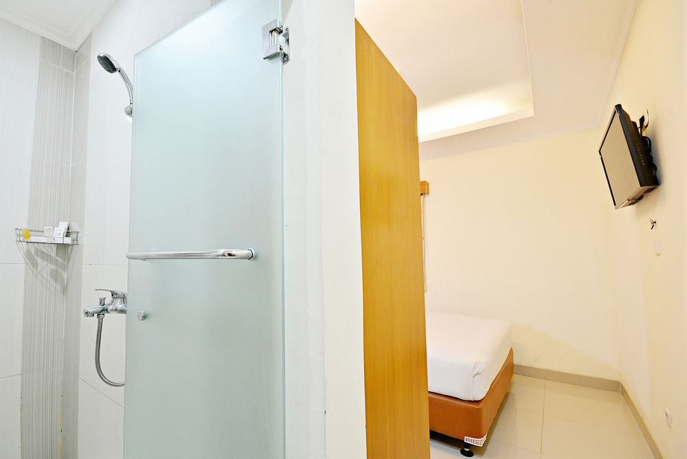 Джакарта: ZenRooms Benhil Pejompongan